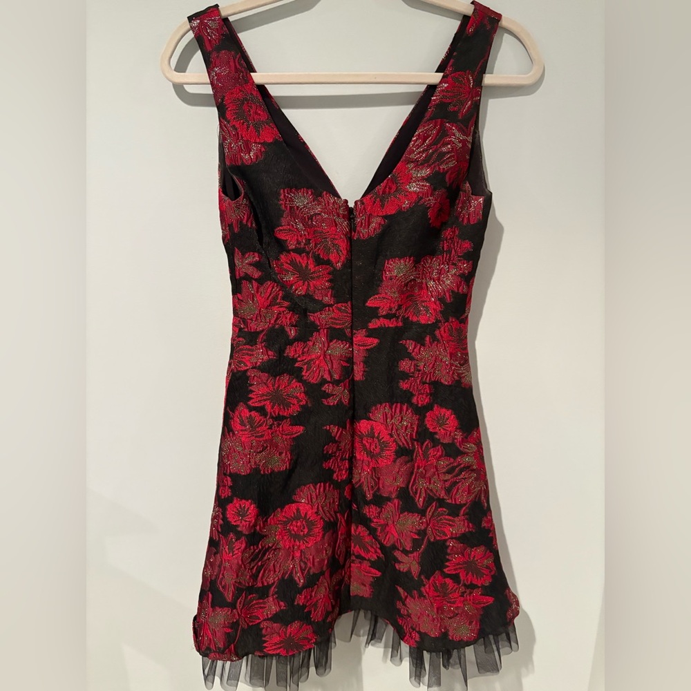 BCBGMAXAZRIA Floral Jacquard Dress Size 0 - Picture 2 of 4